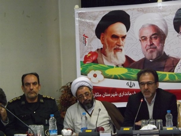 امام جمعه ملکان به تکریم ارباب رجوع و خوش رفتاری کارمندان دولتی با مردم تاکید کرد