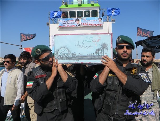 پیکر ۲ شهید گمنام در جزیره فارور تشییع و خاکسپاری شد + تصاویر