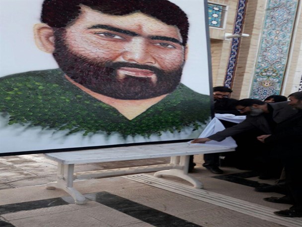رونمایی از تمثال شهید موحد نیا با بیش از ۲ هزار گلبرگ