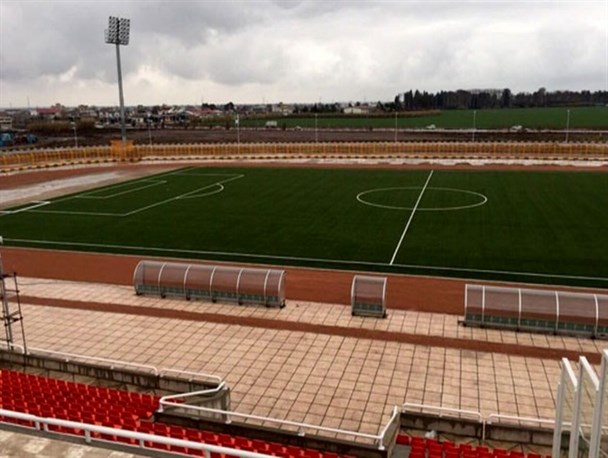فوتبال میاندوآب چشم انتظار روزهای خوب/ غبار رکود از استادیوم پنج هزار نفری میاندوآب برداشته می‌شود؟