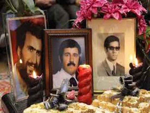 مزار شهدای ۱۰ دی ورامین گلباران شد