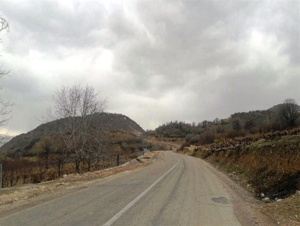 برون رفت دنا از بن بست در گرو تکمیل جاده "کریک به بیاره" سی سخت/ انتظار 14 ساله دنا دنشینان برای آسفالت 500متر جاده+تصاویر