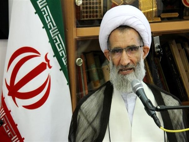 سردار سلیمانی شهید شد تا ایران جان بگیرد/ دشمن پایش را از گلیمش درازتر کند تیشه به ریشه خود زده است
