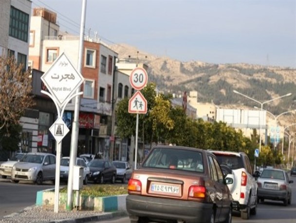 نمود کم‌رنگ فضاسازی شهر شیراز در مناسبت‌های دینی و انقلابی/ کم‌کاری یا اهمال مدیریت شهری؟