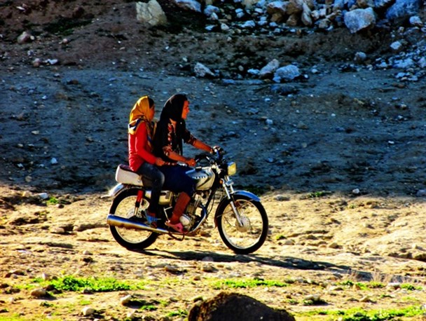موتور سواری دختران عشایر در گچساران
