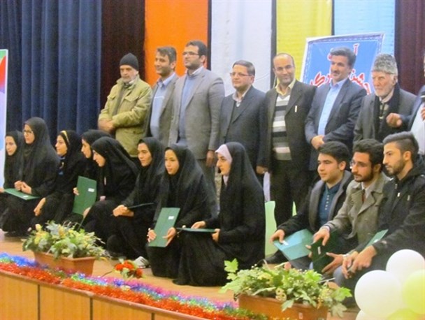 210 دانش آموز برتر تویسرکانی تجلیل شدند+تصاویر