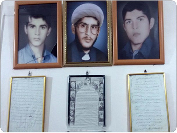 بخشدار مرکزی خرامه با خانواده سه شهید در خیرآباد دیدار کرد