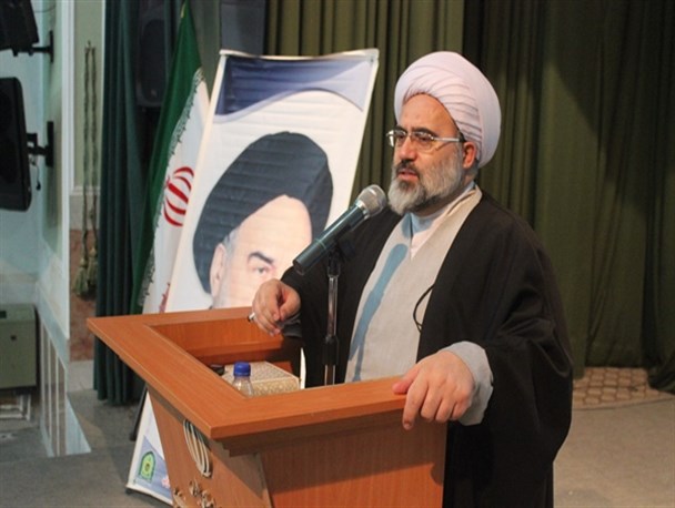 برنامه ریزی دشمنان برای تزلزل بنیان خانواده/ سبک زندگی اسلامی در خانواده ها حاکم شود