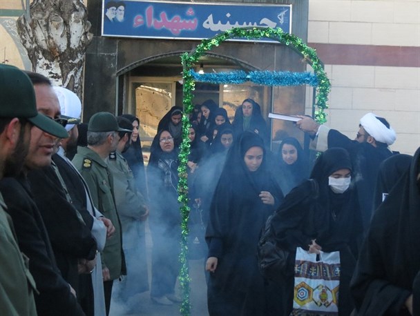 دختران دانش آموز قروه ای به اردوی راهیان نور اعزام شدند + تصاویر