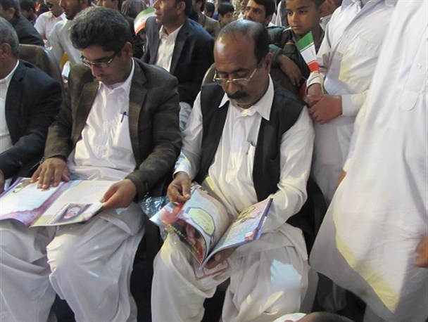 مرور خاطرات کودکی و نوجوانی با مطالعه مجله کودکان مسلمان بلوچ توسط کودکان دیروز