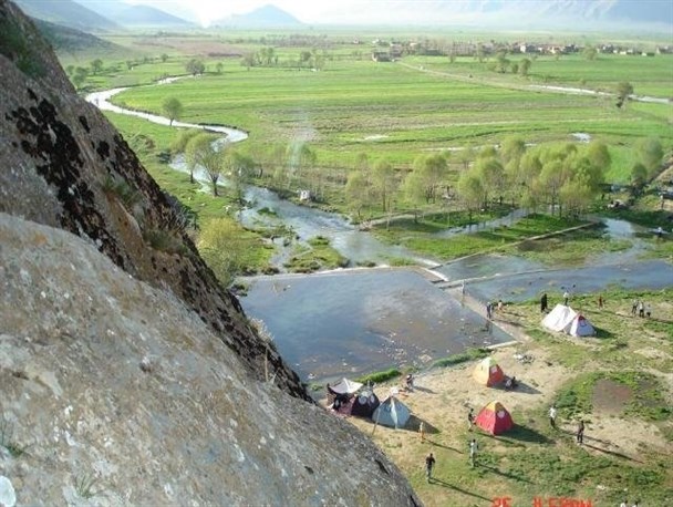سکون صنعت گردشگری شازند در نبود تابلوهای راهنما