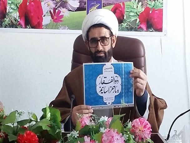 دشمن در فضای مجازی دانش‌آموزان و دانشجویان را از فضای علمی و انقلابی دور می‌کند