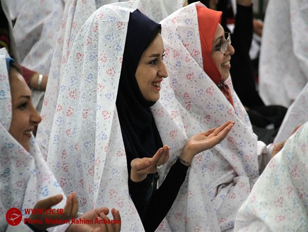 زوج‌های جوان دانشجوی مناطق زلزله زده میهمان امام هشتم می‌شوند
