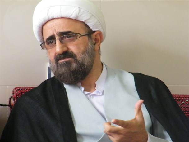 وحدت مردم ومسئولان در مسیر ولایت فقیه رمز پیروزی انقلاب اسلامی است