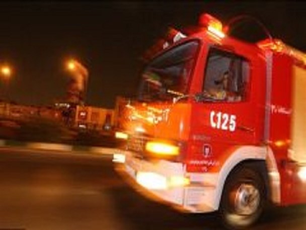 حریق کارگاه تولید کفش در اصفهان / آتش‌نشانان خطر گسترش حادثه به منازل هم‌جوار را دفع کردند