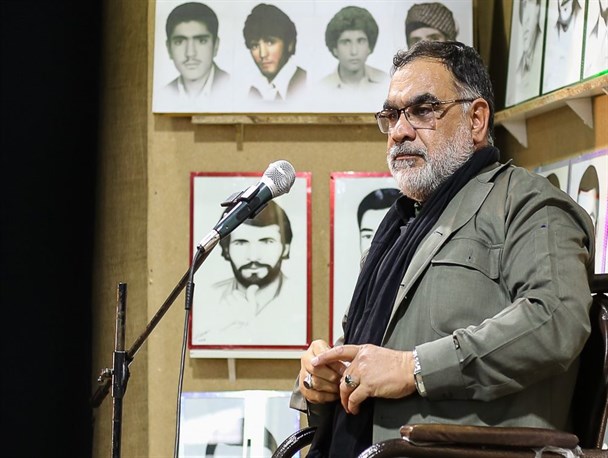 تصمیم‌گیری درباره بنزین از خسارت‌های رئیس‌جمهور به کشور بود