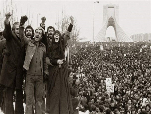 نجات ملت از سلطه استکبار از دستاوردهای بزرگ انقلاب اسلامی بود/ عبور از شرایط سخت با اراده و تلاش