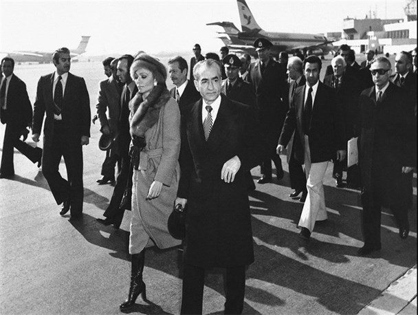 هزینه کردن سرمایه ملی کشور در دوران پهلوی برای پیشبرد اهداف استکبار جهانی