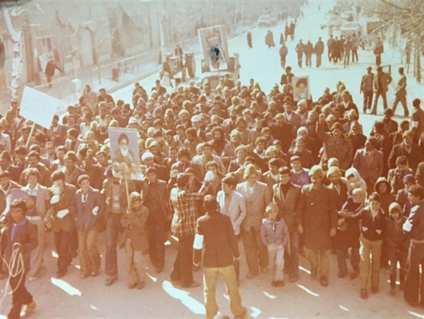 ۱۰ بهمن ۱۳۵۷ در خراسان شمالی؛ از تظاهرات ضد رژیم تا برگزاری نمایشگاه در دبیرستان ایراندخت سابق