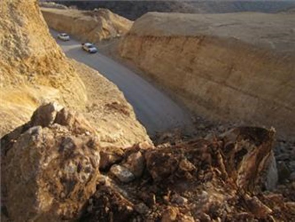 محور صیدون- امام زاده عبدالله همچنان مسدود است/دنبال راه ارتباطی با روستاهای منطقه امام زاده عبدالله هستیم