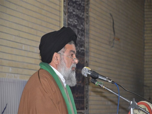 آنهایی که می خواهند روحانیت را به حاشیه برانند، کور خوانده اند