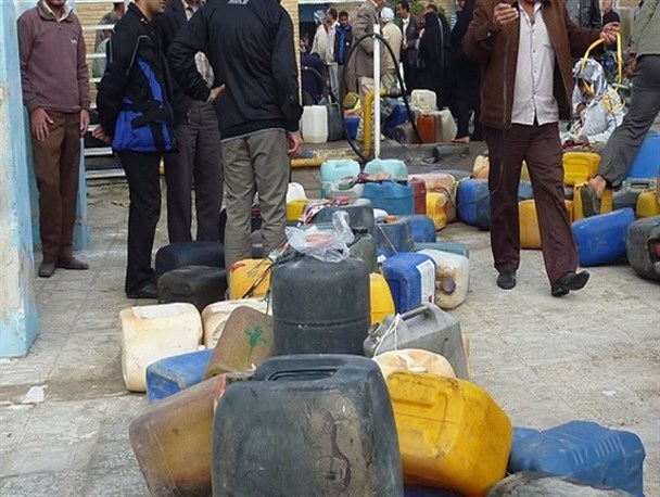 تحمل سرمای جانسوز زمستان با بخاری های خالی از نفت درشهرستان هامون