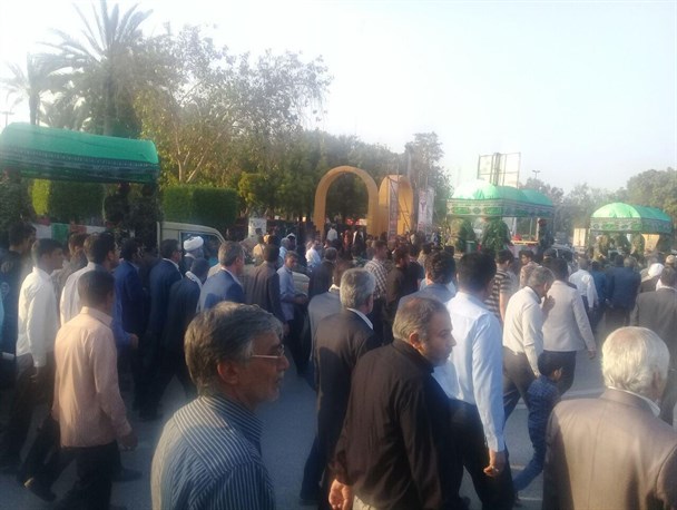 حضور حماسی مردم بندرعباس در تشییع پیکر مطهر 20شهید گمنام