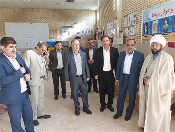 برپایی نمایشگاهی از دست ساخته ها دانش آموزان مدارس بیضا