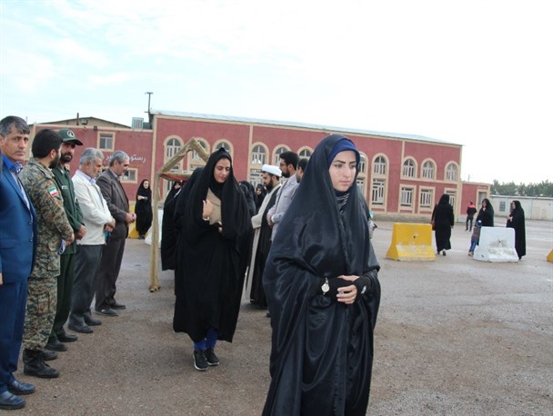 اعزام ۹۰ نفر از دانشجویان دختر شهرستان قاین به مناطق عملیاتی جنوب کشور+تصاویر