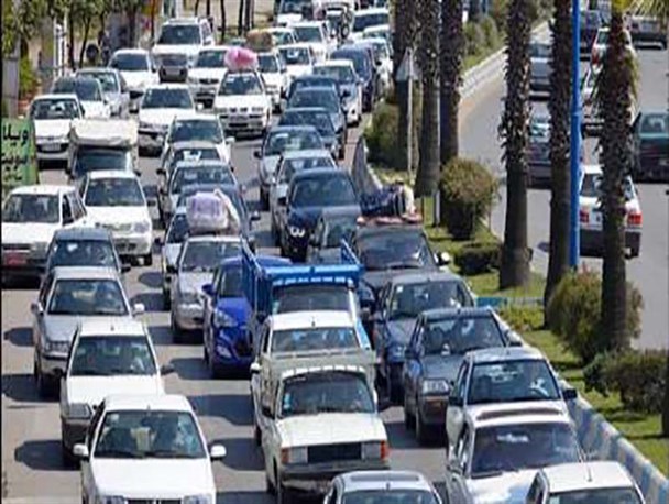 سرگردانی برای پارک خودرو / کمبود پارکینگ، معضلی در شهر بروجرد