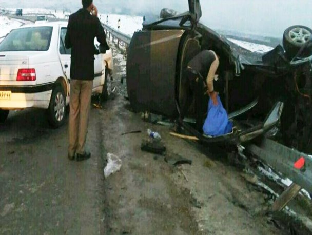 برخورد دو خودرو پژو در گردنه پشته سمیرم جان یک نفر را گرفت