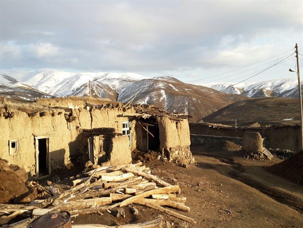 محرومیت در روستای "فَتَح مقصود" نمین فریاد می زند/ اهالی از نعمت آب و گاز محروم هستند+ تصاویر