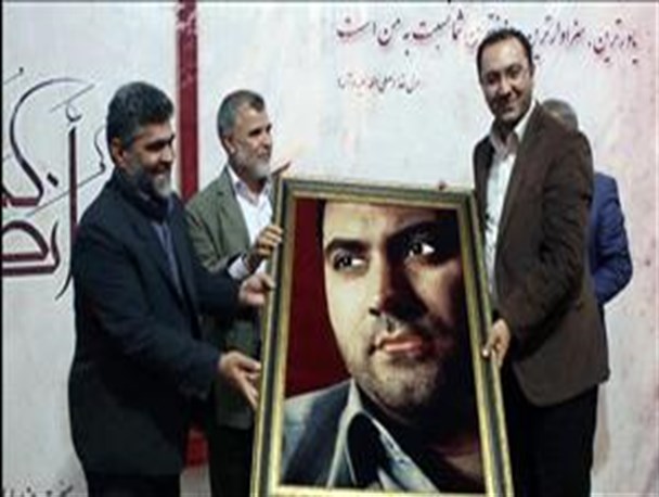 تبریز همیشه مرعوب تهران بوده است/تابحال در اجرا هایم سوتی نداده ام/آرزویم گفتگو با حضرت آقاست/اهل چاپلوسی نیستم/به مسئولین استانی گفتم:من بجای شما خجالت کشیدم