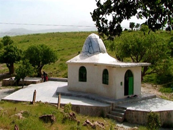 دامنه کوهستان شاهو و زیارتگاه عکاشه ابن محصن الاسدی