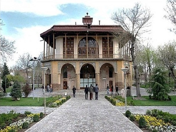 دیوان استیفاء دوره قاجار، موزه هنرهای سنتی و صنایع دستی زنجان/عمارت کلاه پهلوی زنجان مورد استقبال گردشگران است