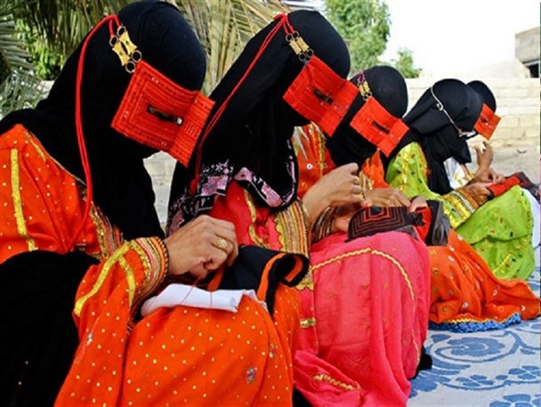 بـُرقع؛ سمبل حجاب زنان با قدمت دو هزار ساله در جنوب ایران+تصویر