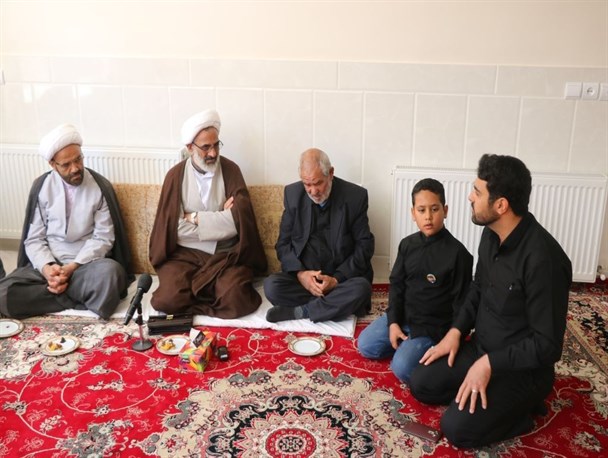 انقلاب اسلامی به برکت خون شهدا خواب را از چشم دشمنان ربوده است