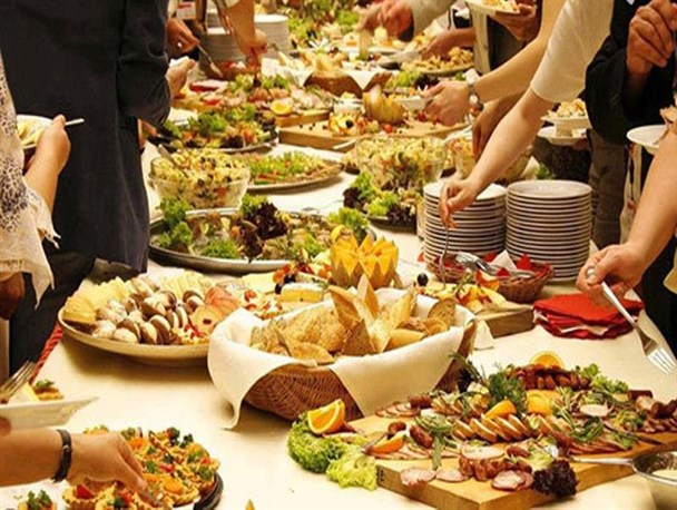 تجمل‌گرایی آفت مهمانی ایرانی و صله رحم است