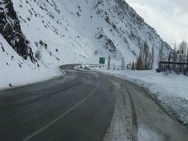 محور شاهو بازگشایی شد /آماده‌باش ۱۰۰ اکیپ راهداری