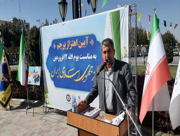 چراغ فروزان انقلاب، روشنایی بخش کشورهای منطقه و جهان اسلام است/ خیانت سران فتنه در سال ۸۸ آغازگر تحریم ها و فشار به نظام اقتصادی کشور بود