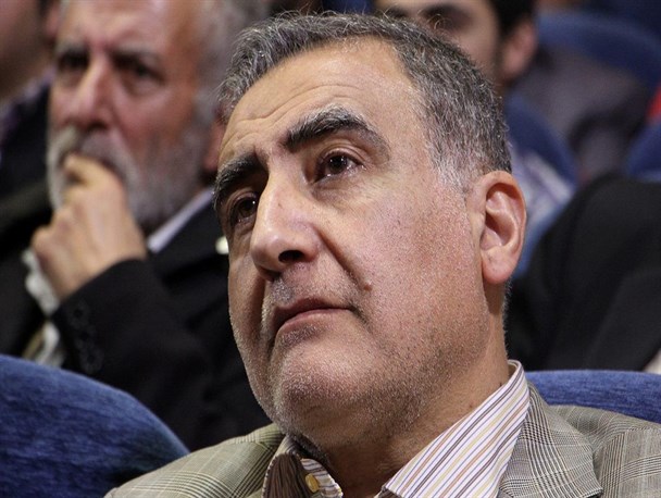 کسانی که از طرف آمریکا وعده می دهند خود را به رنج مضاعف می اندازند