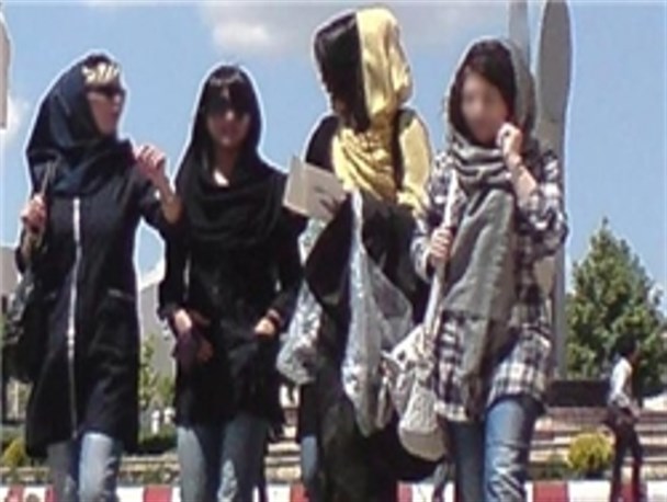 یکی از آثار بد حجابی در جامعه کاهش ازدواج است