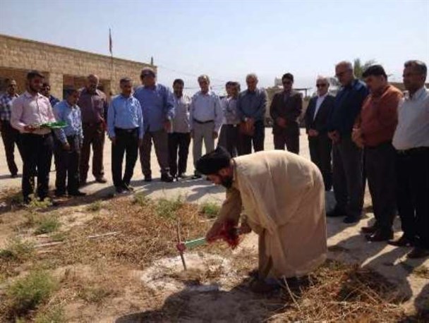 کلنگ مدرسه شهید زورقی روستای بیدو دیلم زده شد