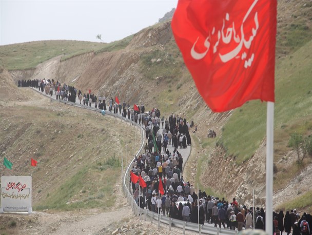 حضور جوانان در مراسم صعود به ارتفاعات بازی دراز نشان دهنده بصیرت آنهاست