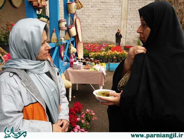 بازدید نماینده امور بانوان وزارت کشور از نمایشگاه توانمندیهای بانوان استان گیلان