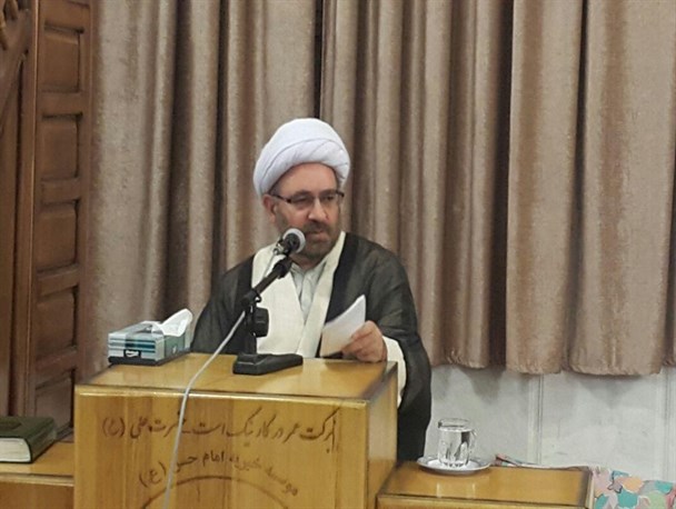 پیرو خط امام باید به شعار آمریکا هیچ غلطی نمی تواند بکند اعتقاد داشته باشد/ با برجام نه تنها مشکلات حل نشد بلکه تحریم ها هم افزایش یافت
