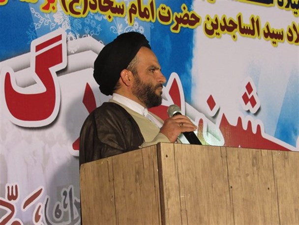 هیچ مسئولی در جامعه اسلامی حق ندارد از ابتذال و رقاصی حمایت بکند