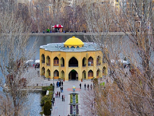 ترافیک در خیابان‌های منتهی به ائل‌گلی/ افزایش قیمت بلیط ورودی درسرساز شد