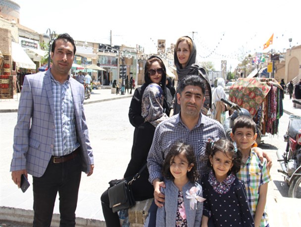 گزارش تصویری/ لبخند زدن یزدی‌ها در روز جهانی خنده