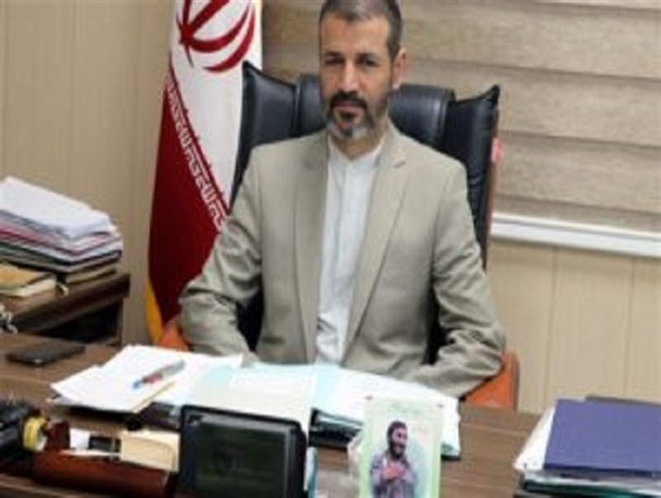 تلاش خدمات شهری قدس در غبار روبی محوطه اطراف مساجد